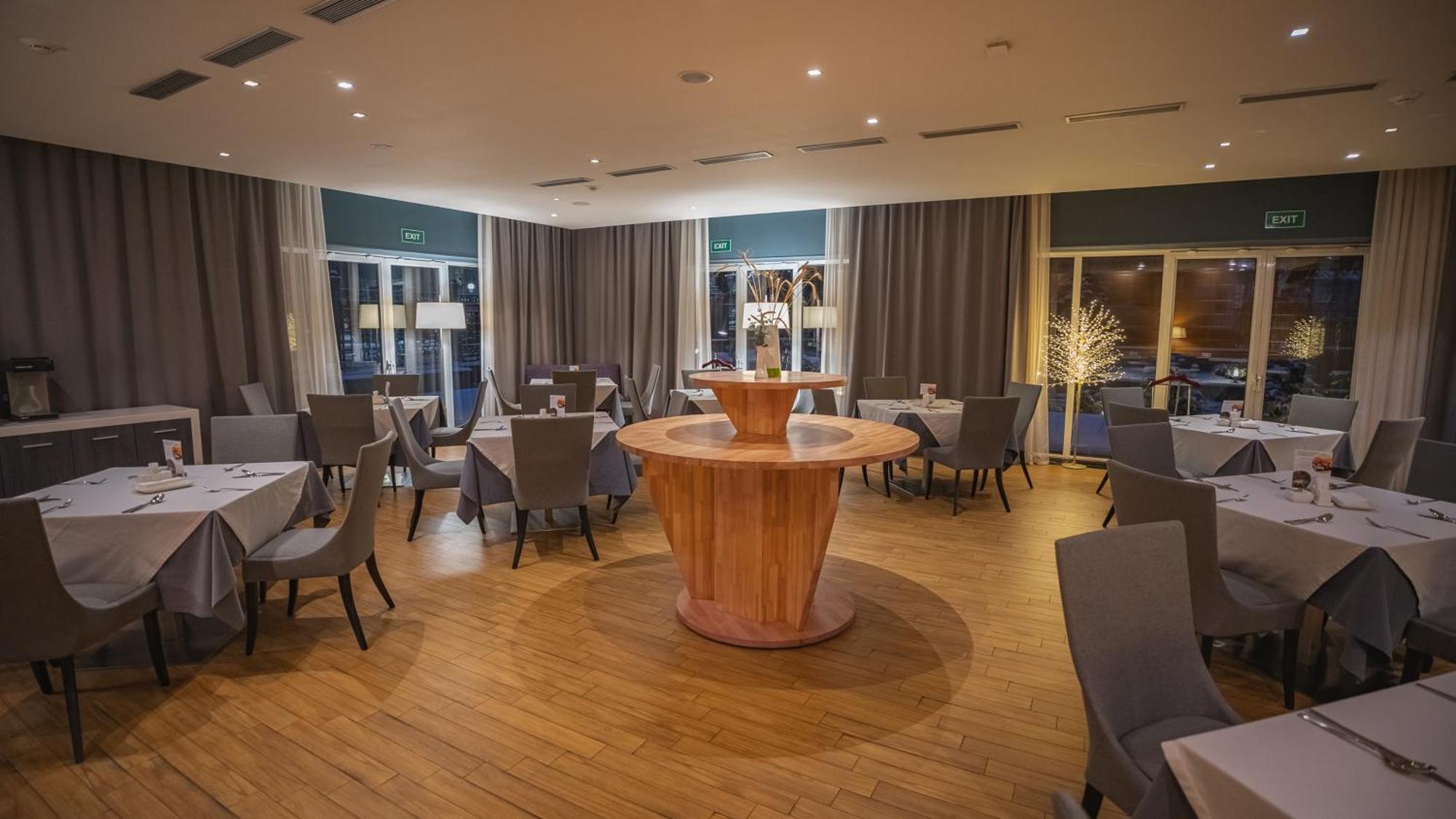 Park Hotel アルマトイ エクステリア 写真