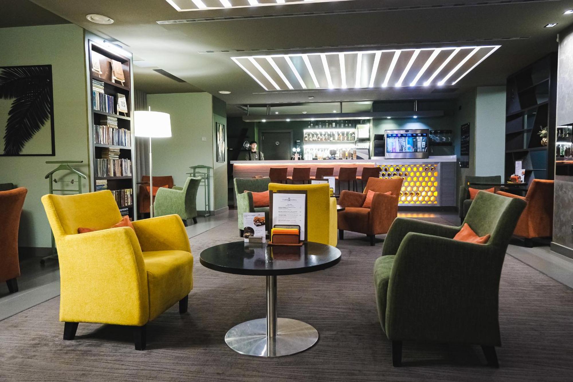 Park Hotel アルマトイ エクステリア 写真